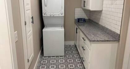 Indian Lodge - Gorgeous, Renovated 2-Bedroom Home