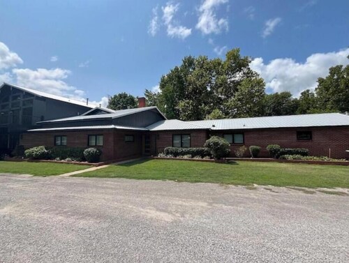 Indian Lodge - Gorgeous, Renovated 2-Bedroom Home