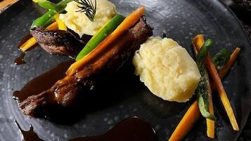 餐飲
