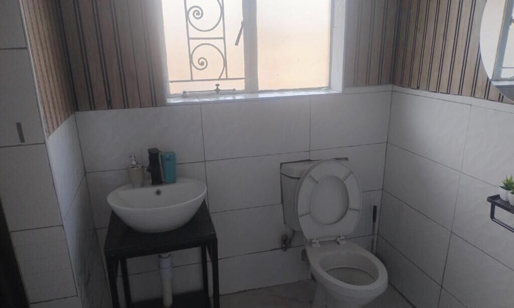 Deluxe Double Room | Bathroom | Shower, towels, toilet paper