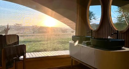Luxury Safari Tent Camp in Central Serengeti Near the Great Migration, Tanzania