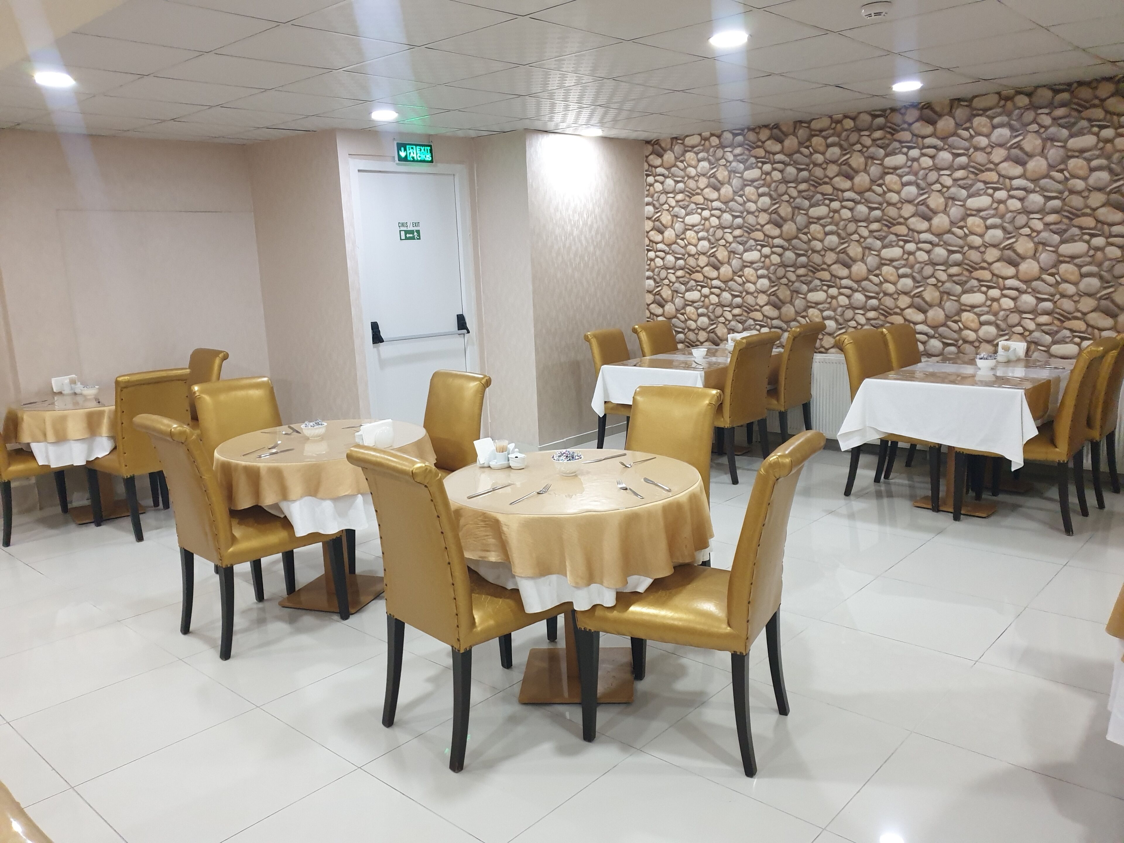 包含每日自助早餐