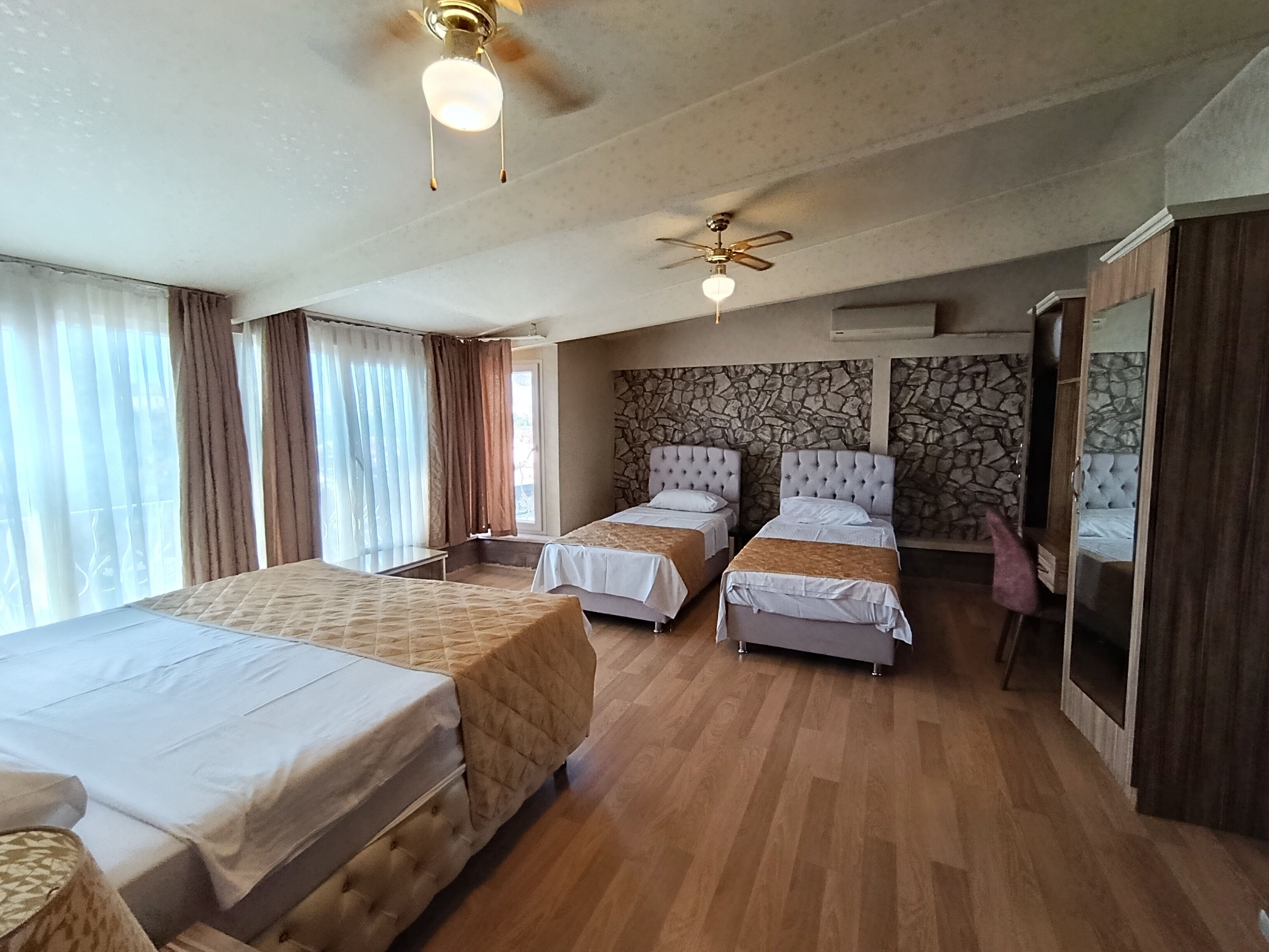 Family Quadruple Room, Multiple Beds, Non Smoking