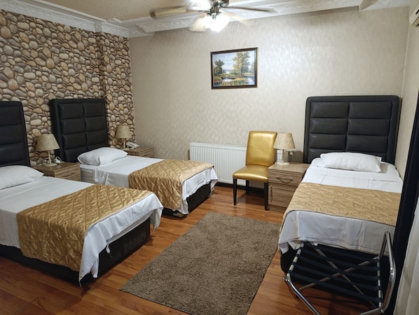 Standard Triple Room, 3 Single Beds, Smoking | Minibar, in-room safe, desk, free WiFi