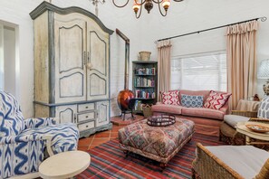 House, Garden View | Interior - The Cockpit (Franschhoek)