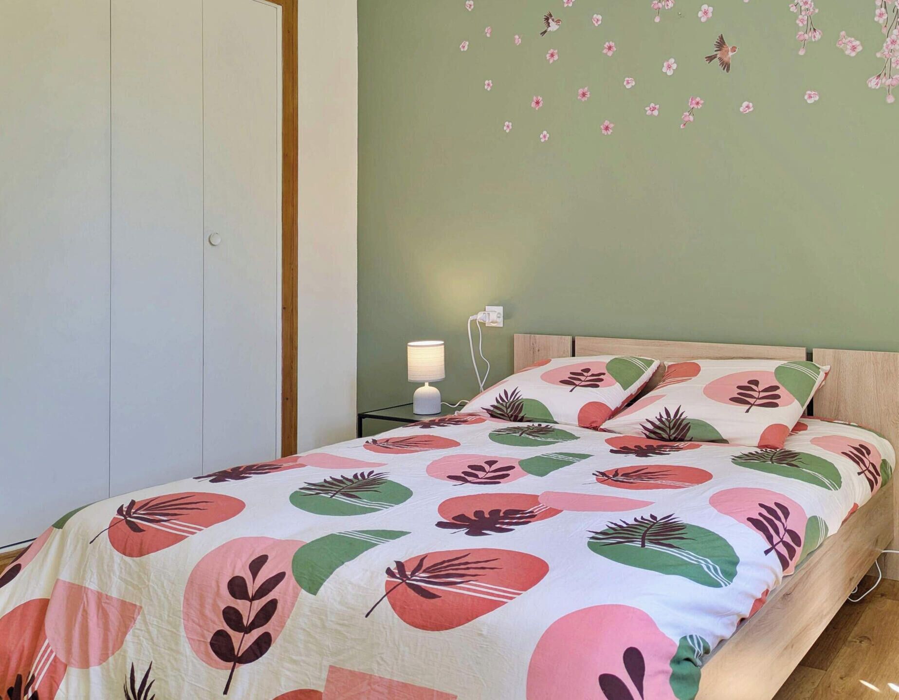 3 bedrooms, free WiFi, bed sheets