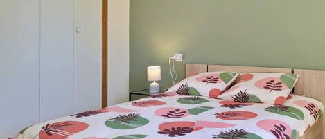 3 bedrooms, free WiFi, bed sheets