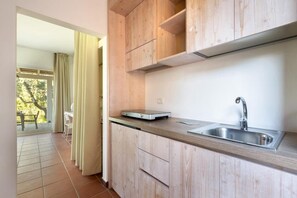 Studio, Patio, Garden View | Private kitchen - TENUTA TERENZANO (Torre San Giovanni)