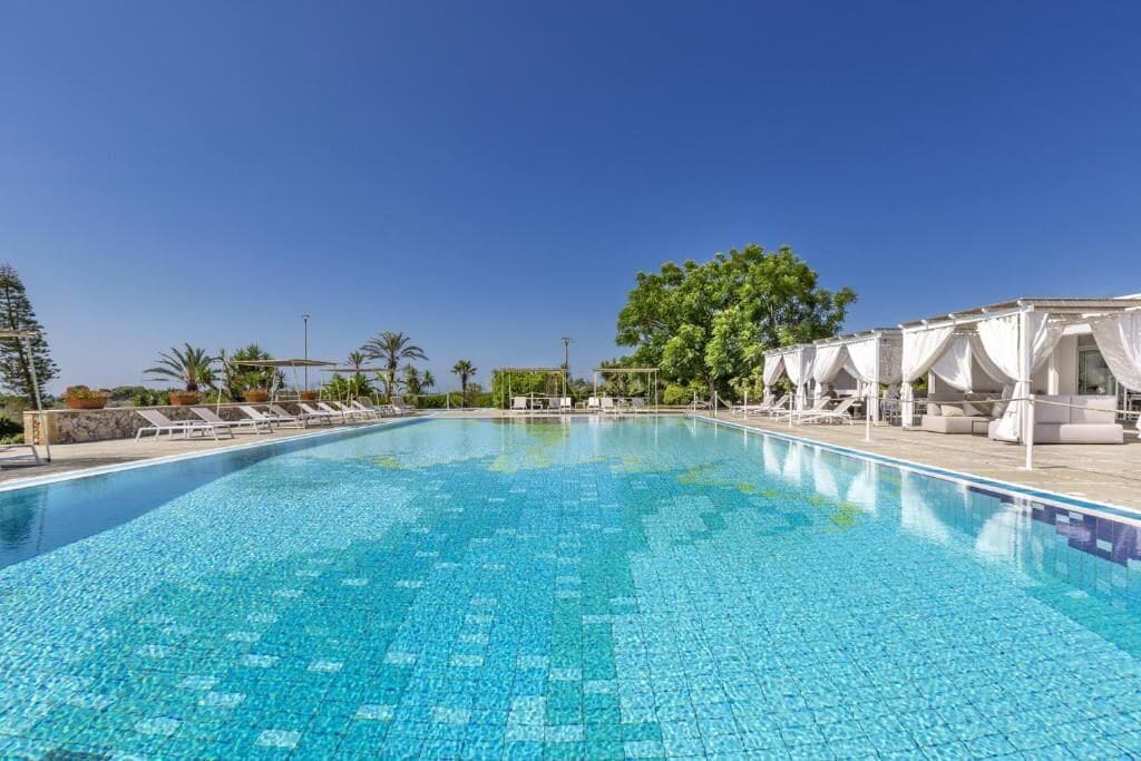 Seasonal outdoor pool