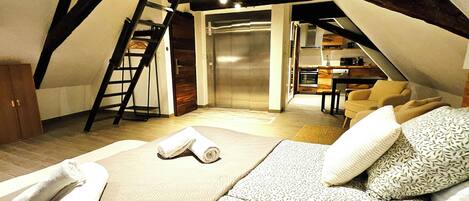 Superior Quadruple Room, City View