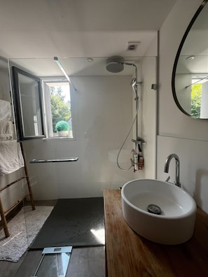 Dusche, Handtücher, Seife