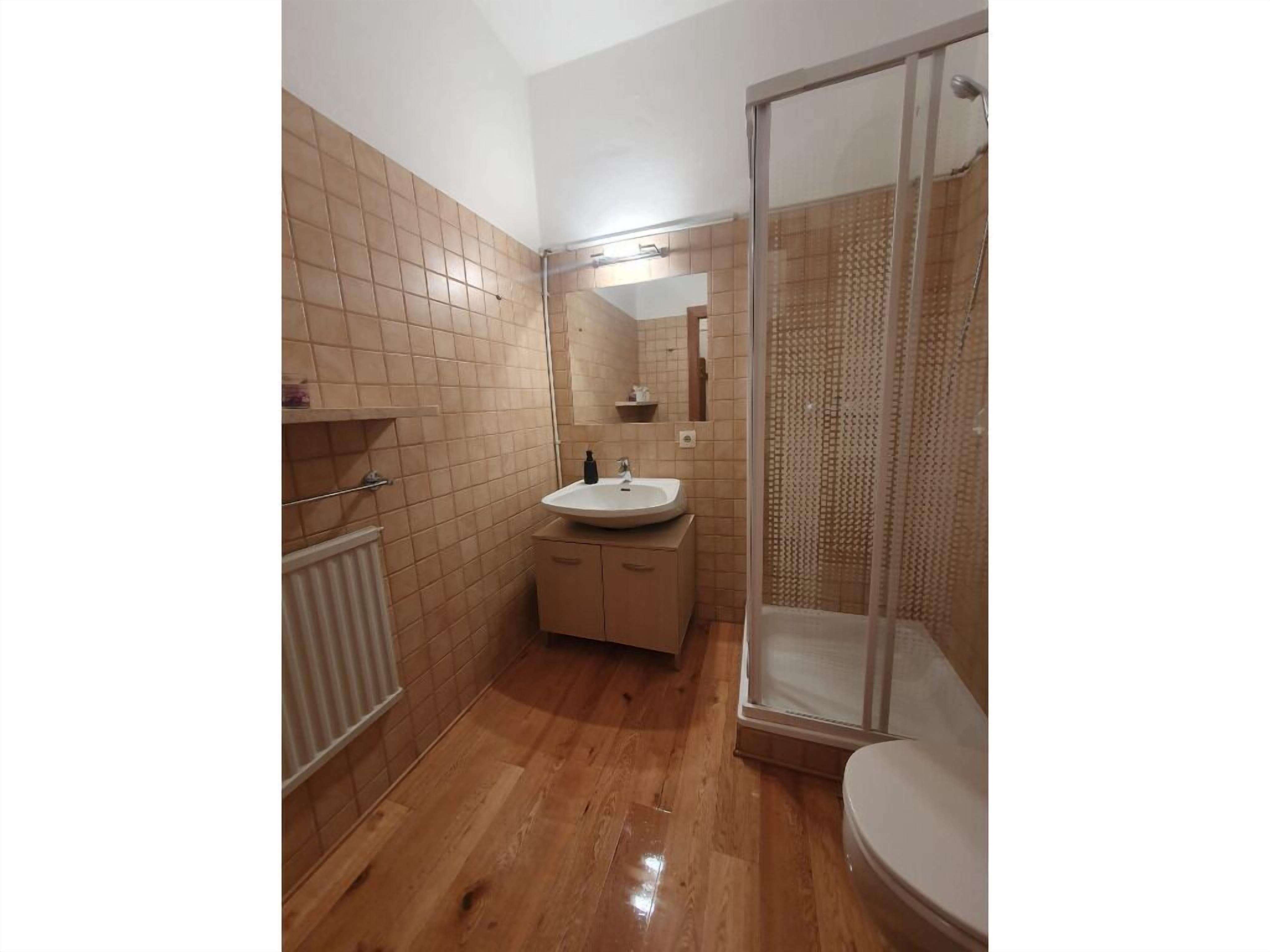 Shower, bidet, toilet paper