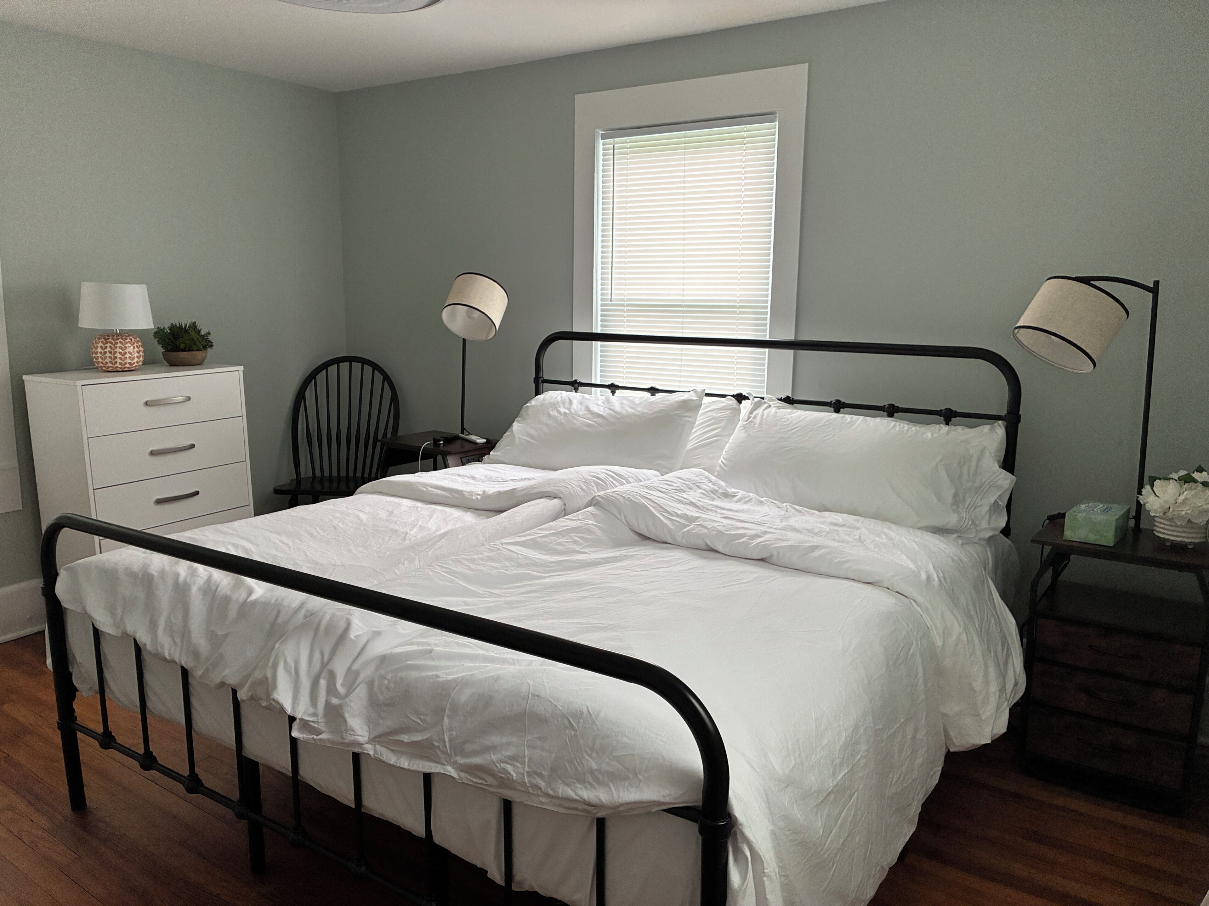 3 bedrooms, WiFi (free), bed sheets