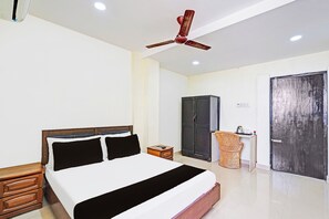 Classic Room | Free WiFi - CollectionO Guduvancheri Railway Station (Chennai)