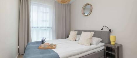 2 bedrooms, desk, iron/ironing board, travel cot