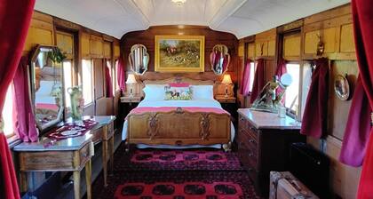 The Red Train - Unique Country Bed and Breakfast