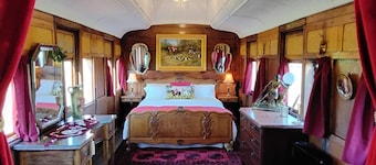 The Red Train - Unique Country Bed and Breakfast