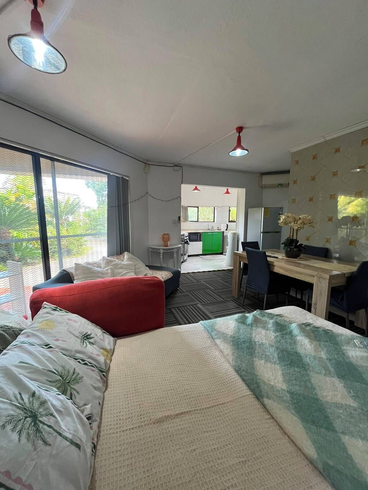 Iron/ironing board, WiFi, bed sheets