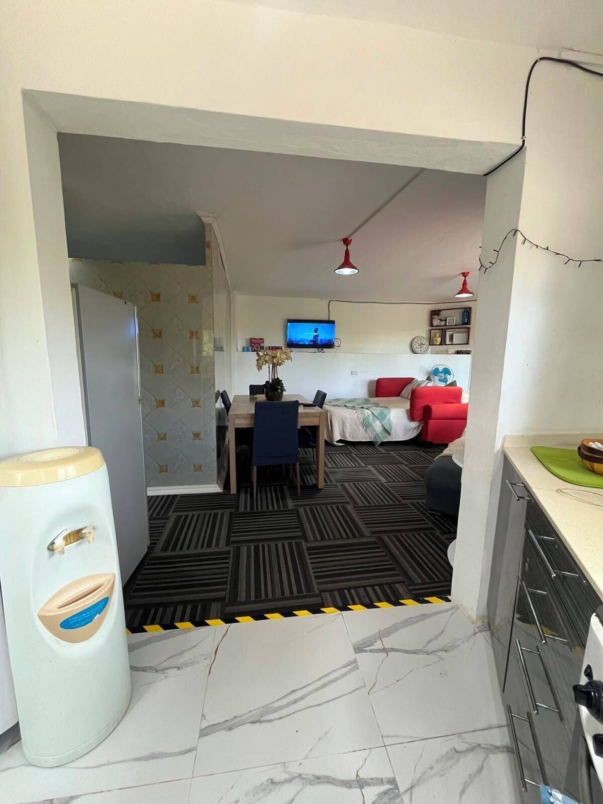 1 habitación, tabla de planchar con plancha, wifi y ropa de cama 