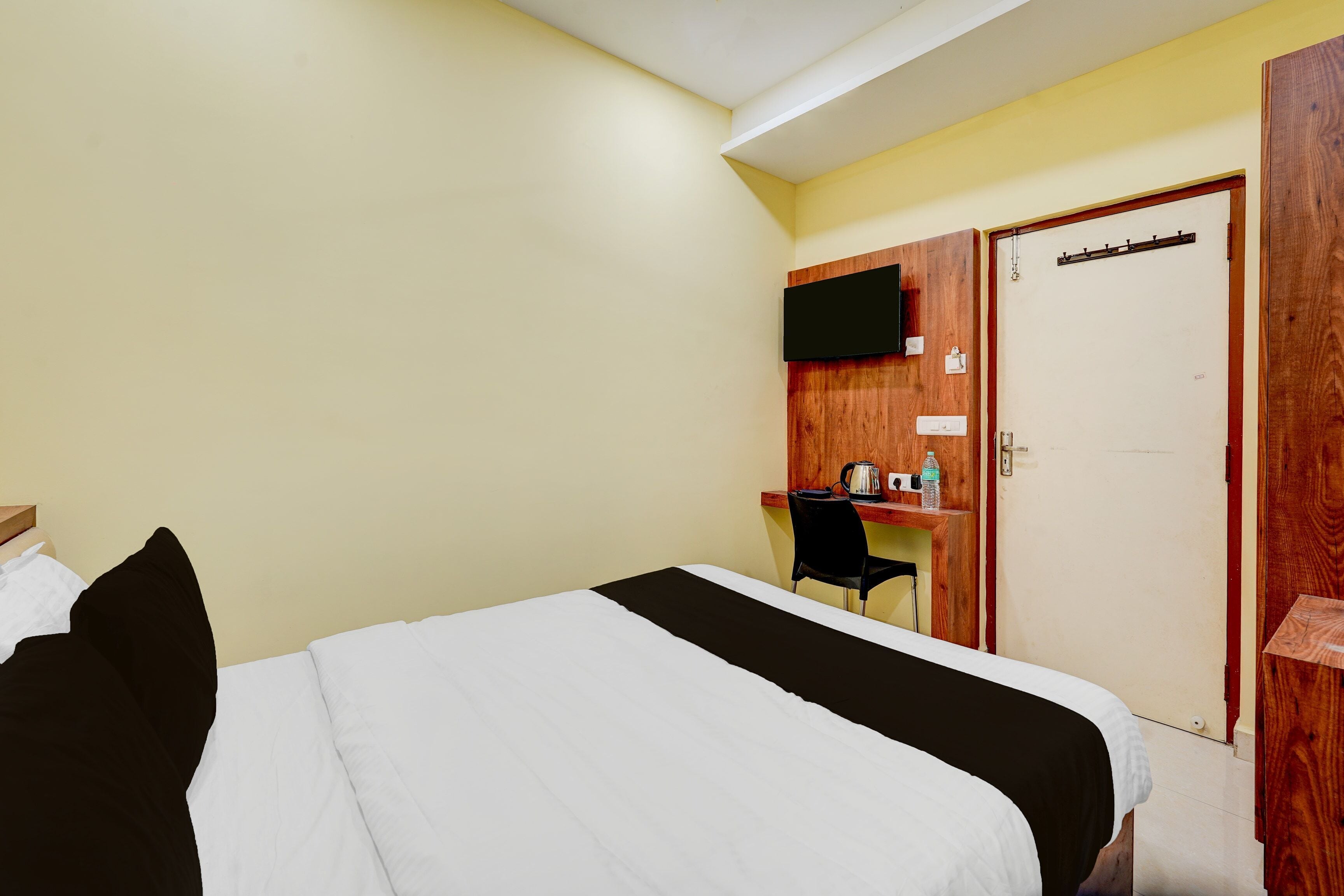 Classic Room | Desk, free WiFi, bed sheets