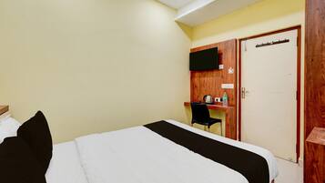 Classic Room | Desk, free WiFi, bed sheets