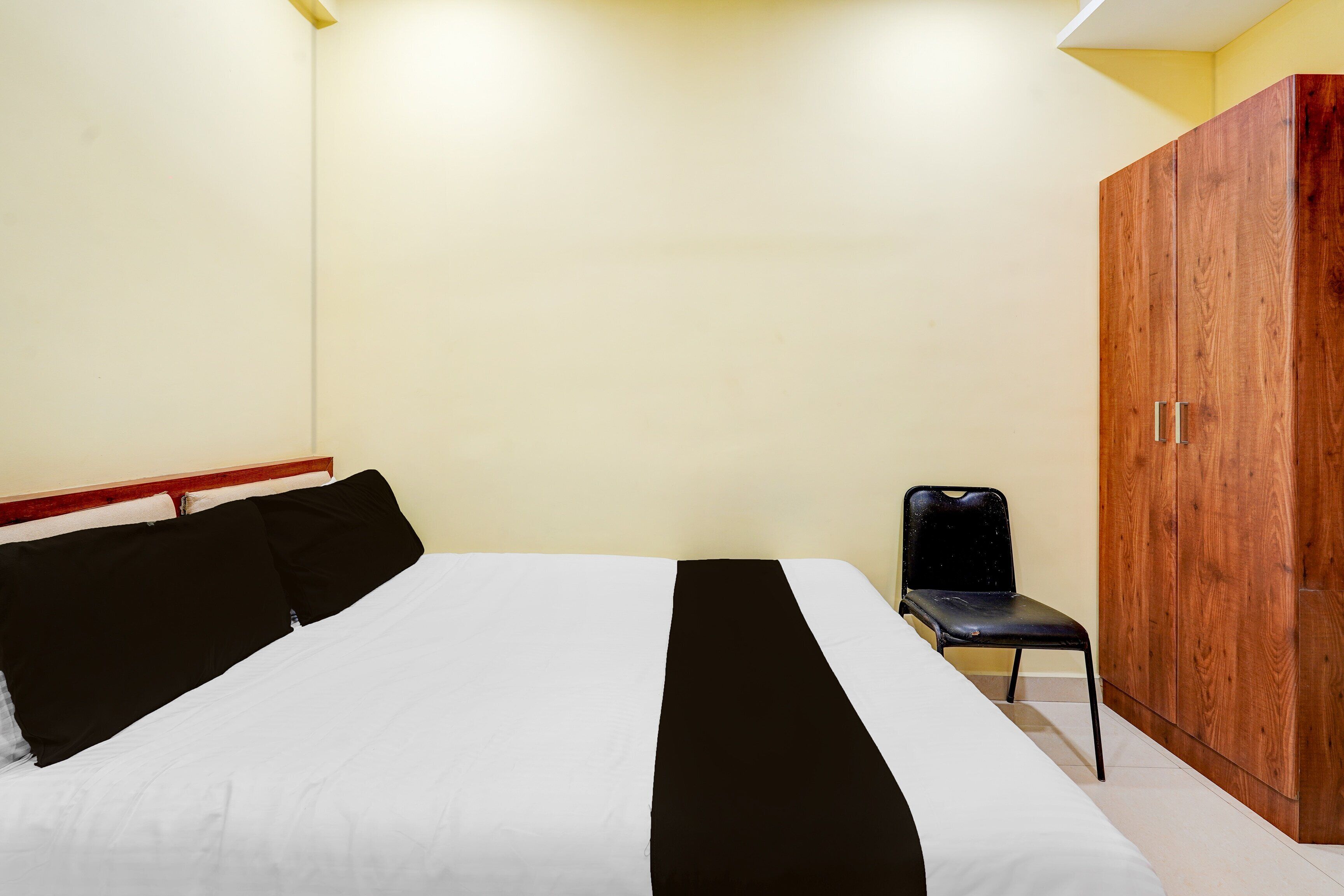 Quarto clássico | Escrivaninha, Wi-Fi de cortesia, roupa de cama
