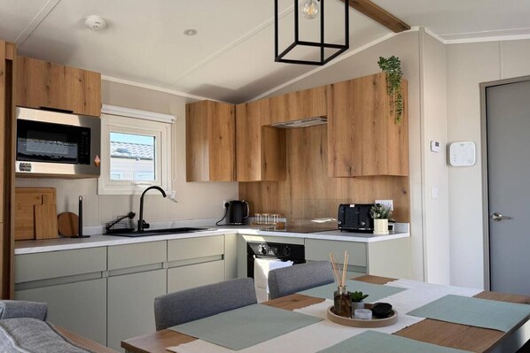 Private kitchen - Coastal escape (Pagham)