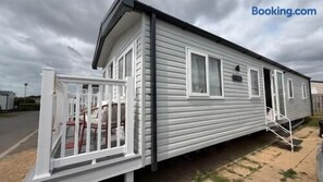 Exterior - Coastal escape (Pagham)