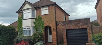 Entire 3-bed home with parking near uni & hospital