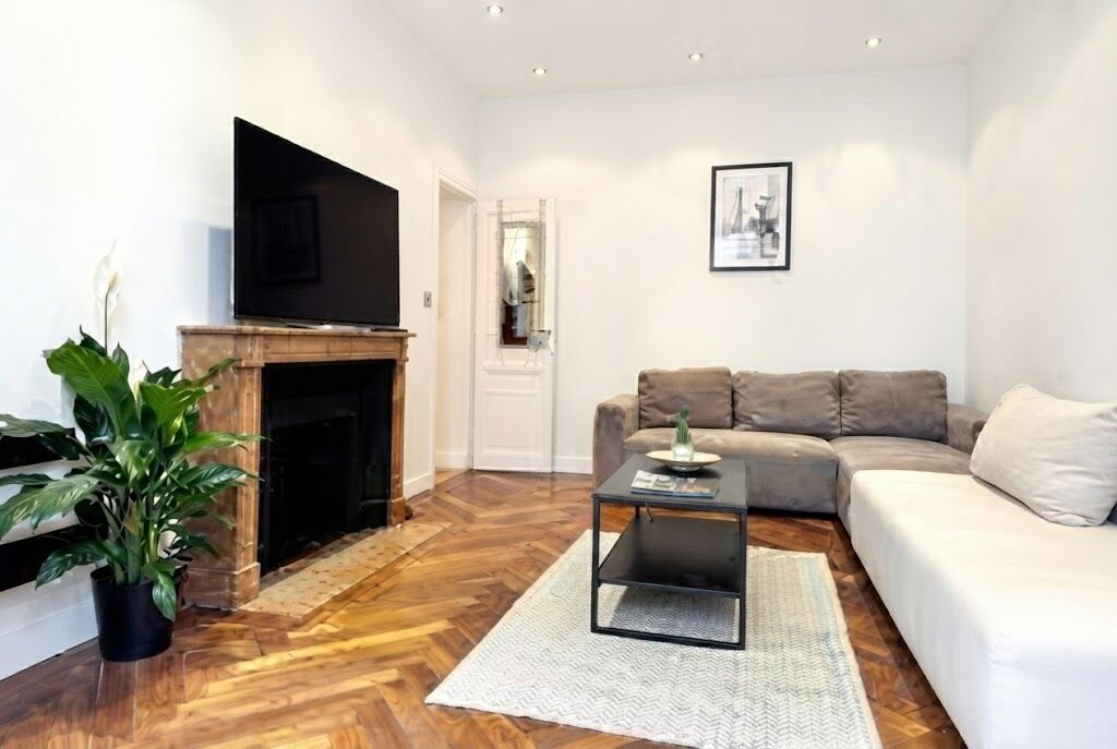 Deluxe Penthouse | Living area