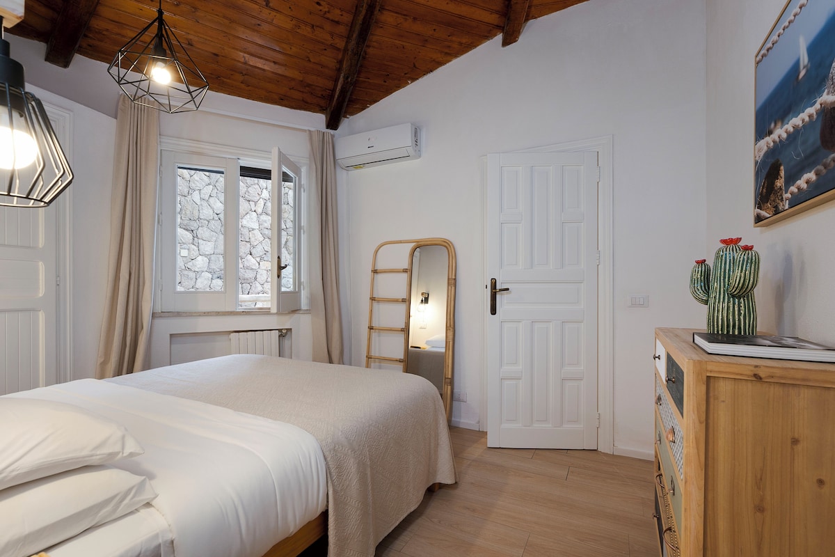 Bungalow supérieur, vue sur la mer | Coffre-fort, rideaux d’obscurcissement, fer et planche à repasser