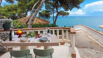 Bungalow, Sea View | Outdoor dining