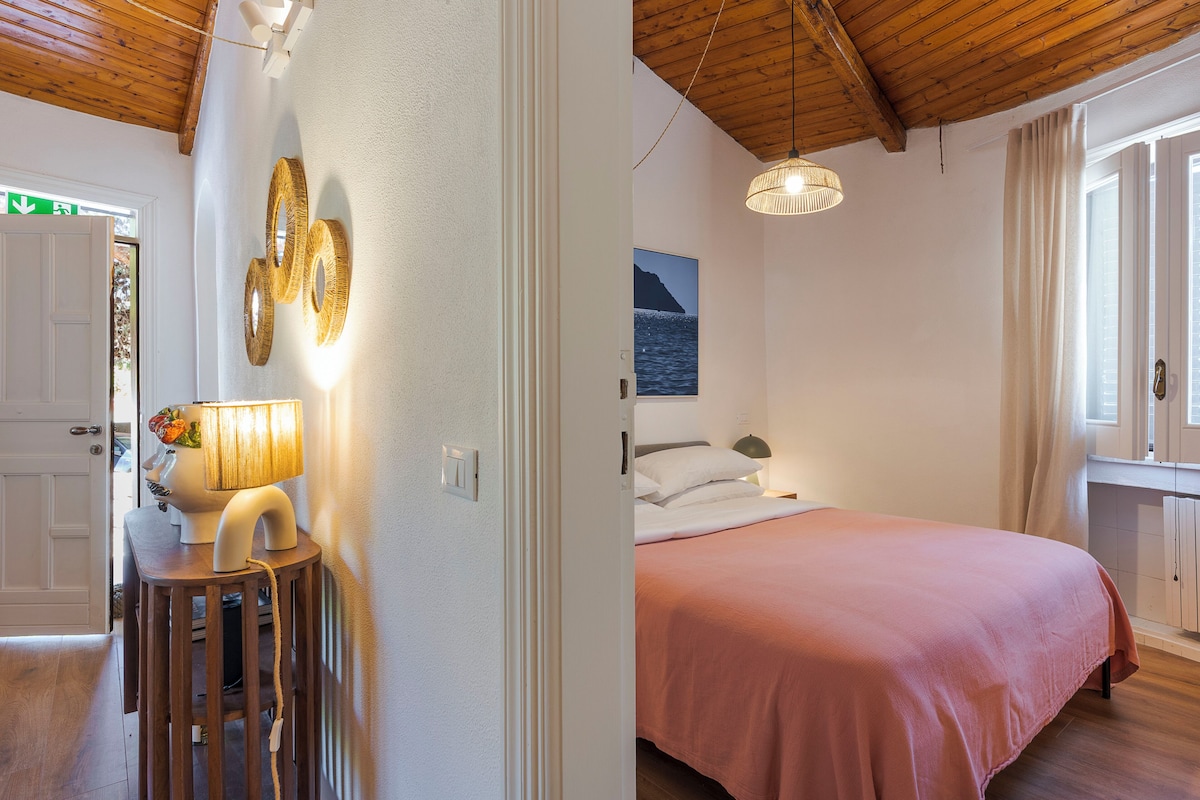 Bungalow Standard, vue sur la mer | Coffre-fort, rideaux d’obscurcissement, fer et planche à repasser