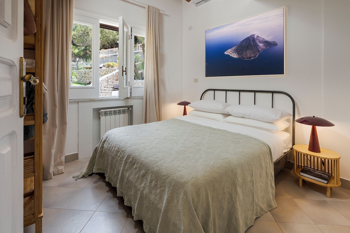 Suite, vue sur la mer | Coffre-fort, rideaux d’obscurcissement, fer et planche à repasser