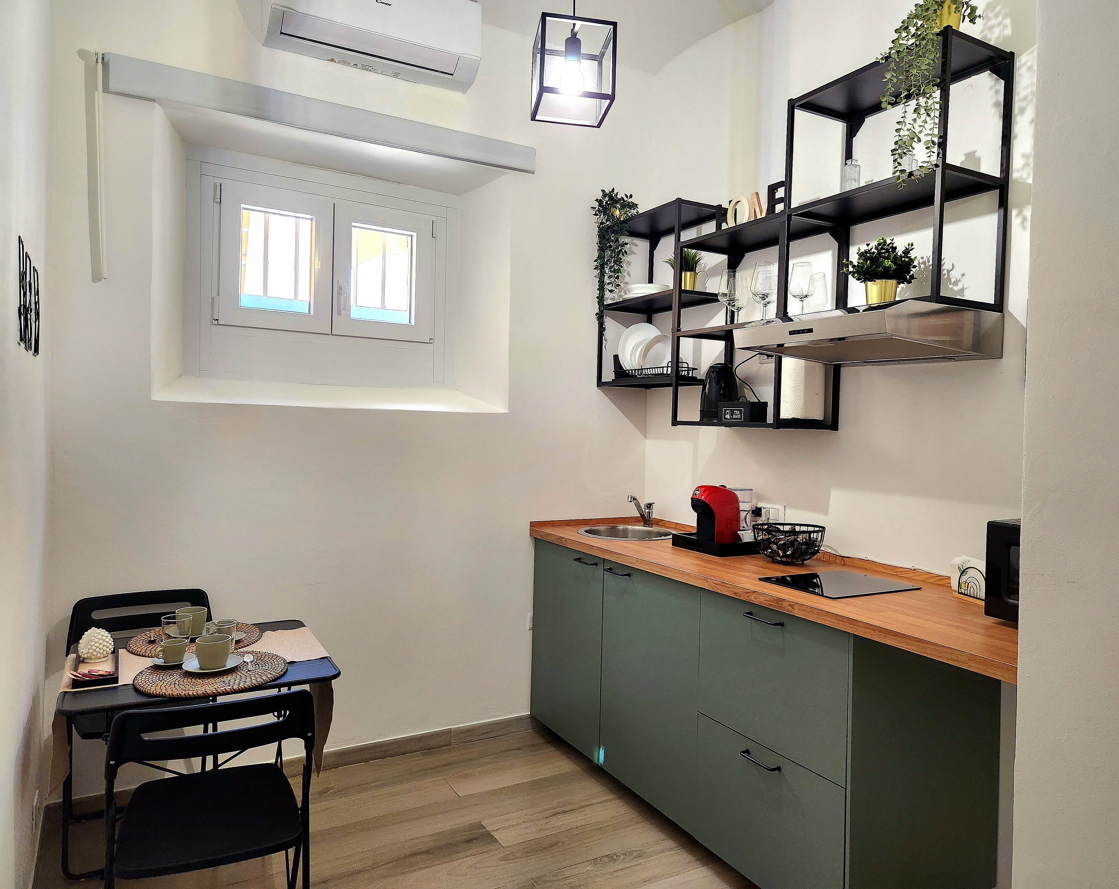 Fridge, microwave, stovetop, electric kettle