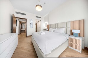 House - Free Housekeeping Visits During Your Stay - Stayshort - Vibrant 1-bedroom Apartment at 1 Residences West in Za Abeel (Dubai)