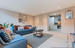 House - Hartley Hill Gem - Modern Apartment Near Leeds Centre (Leeds)