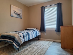 3 bedrooms, desk, free WiFi, bed sheets