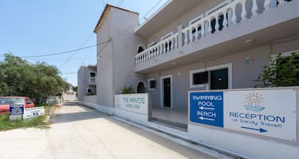 Bed and Breakfast 'The Kavos Sandy Inn-Double Room' with Shared Pool, Wi-Fi and Air Conditioning