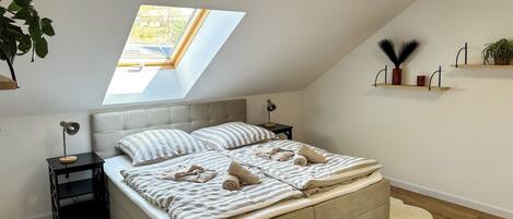 2 bedrooms, Internet, bed sheets