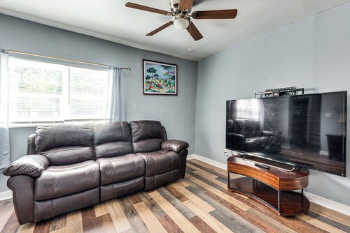 9 Mi to Dtwn Charleston! Park Circle Extended Stay
