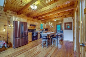 Interior - 'almost Heaven Cabin' Hot Tub, Blue Ridge Mtn View (Burnsville)