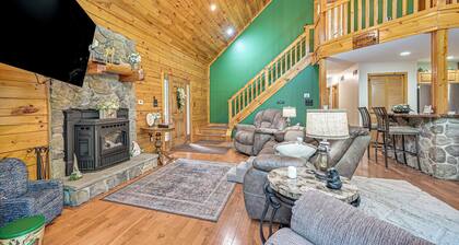 River Access! Wooded Cabin in Great Cacapon