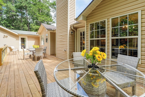 House (4 Bedrooms) | Front of property