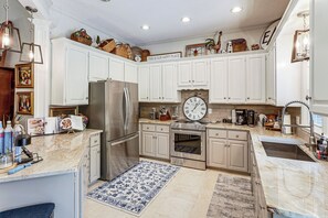 Unclassified image, 5 of 27, button - Mid-term Stay Near Lake Oconee! Home w/ Gazebo (Greensboro)