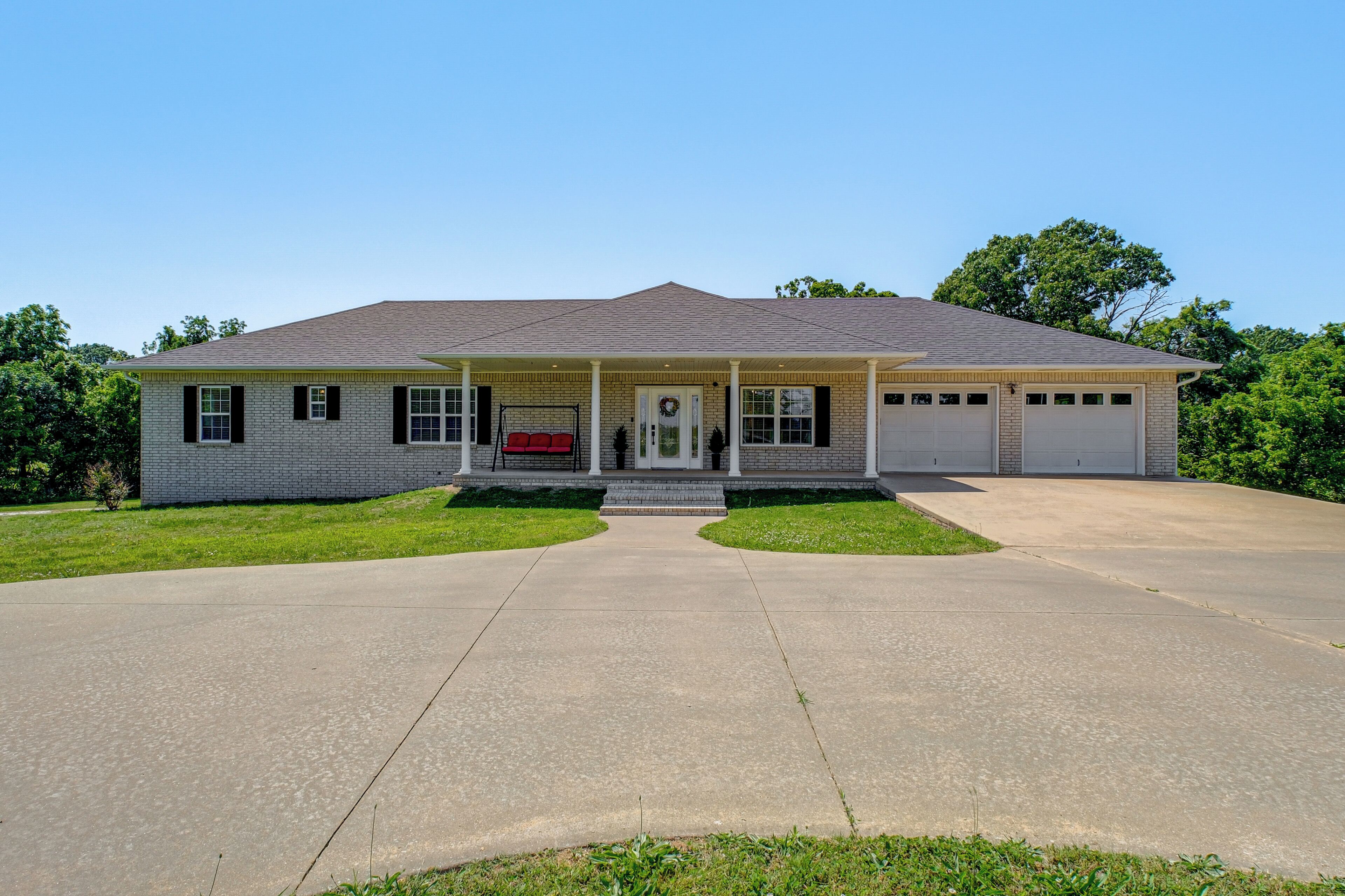 House (Multiple Bedrooms) | Front of property