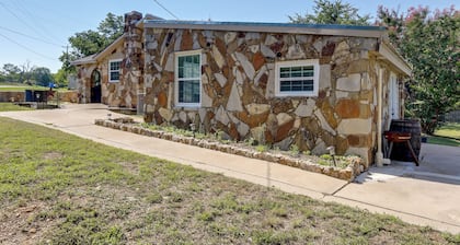 Texas Hill Country Home: Quiet Yard + Patio