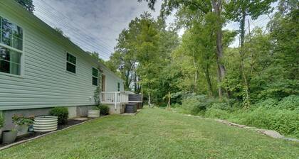 Private Hot Tub & Yard! Modern Friendsville Escape