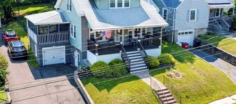 Convenient, Cozy Home: Porches, Fire Pit, Office