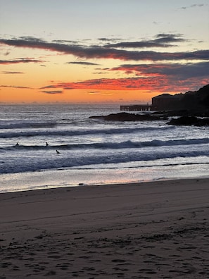 Beach - Coastal Retreat, 2 Bedroom Apartment Near Tathra Beach (Tathra)